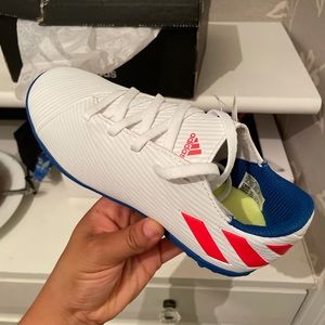 Messi youth cleats. Brand new never worn.